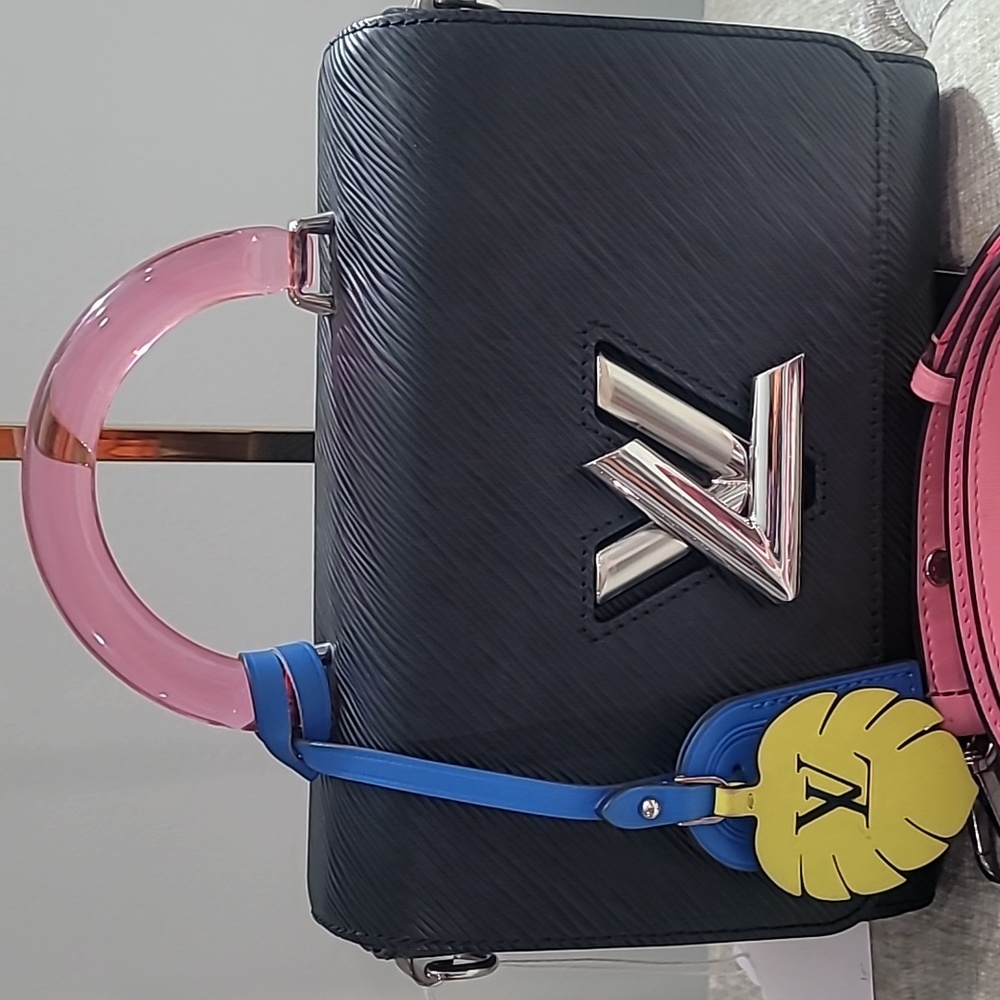 Louis Vuitton Epi Twist MM  Black and Pink - Picture 3 of 12